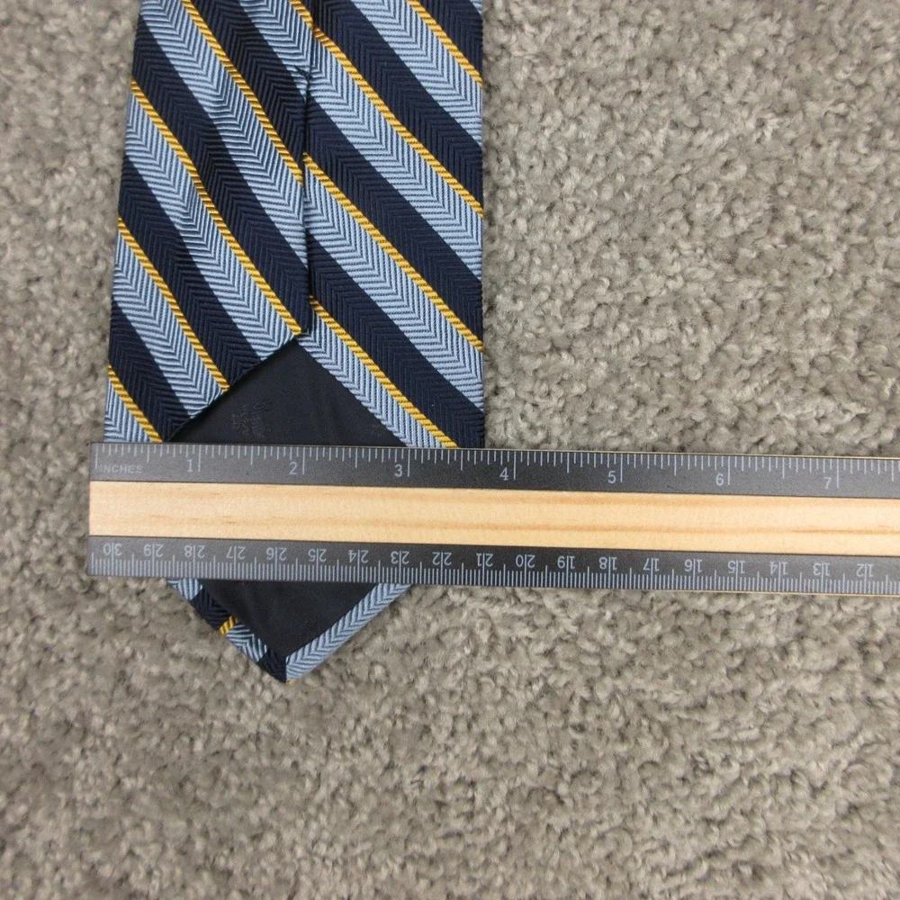 Brooks Brothers discoloration noticeable
